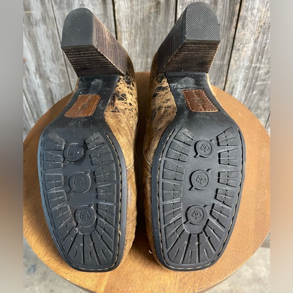 BORN Distressed Leather Mary Janes - size 9.5 - Picture 5 of 8